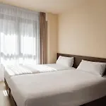Limehome Juan Antonio Zunzunegui 아파트호텔