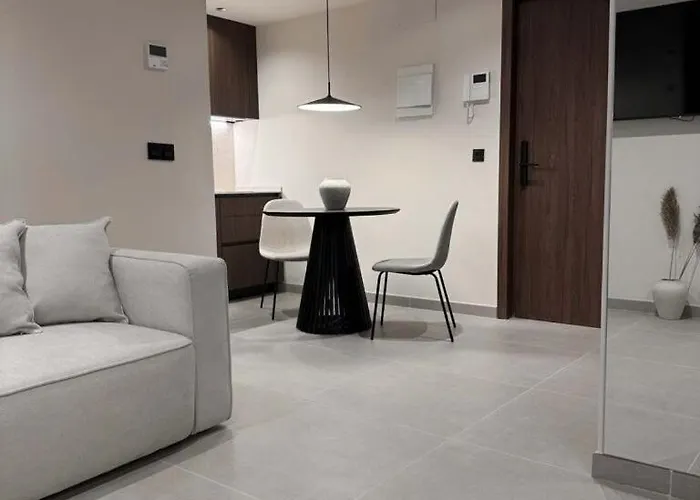 Limehome Juan Antonio Zunzunegui Апарт-отель