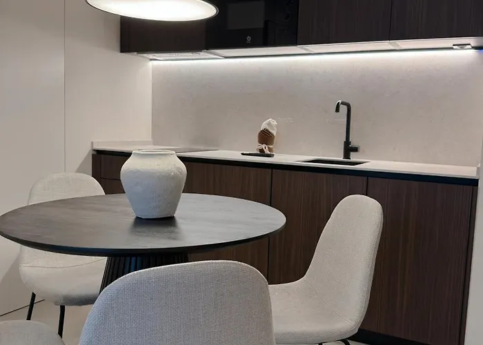 Limehome Juan Antonio Zunzunegui 3*