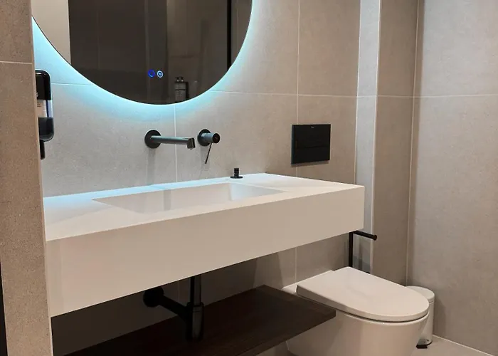 Limehome Juan Antonio Zunzunegui 3*