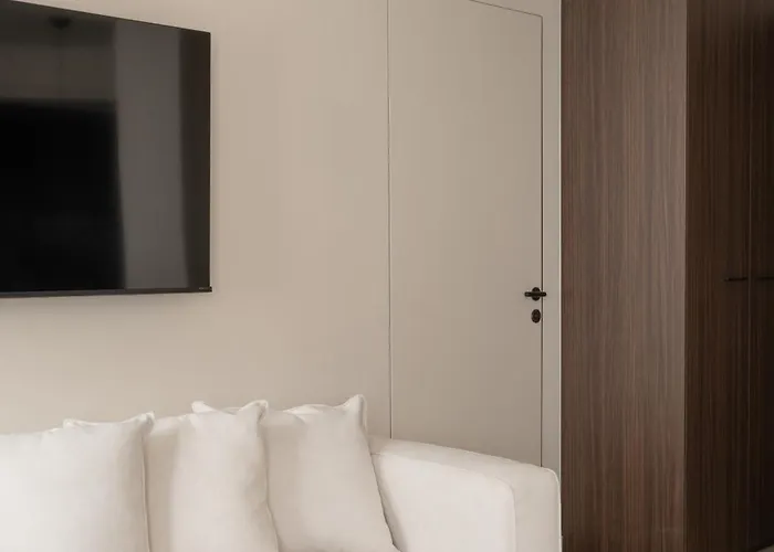 Limehome Juan Antonio Zunzunegui 3*