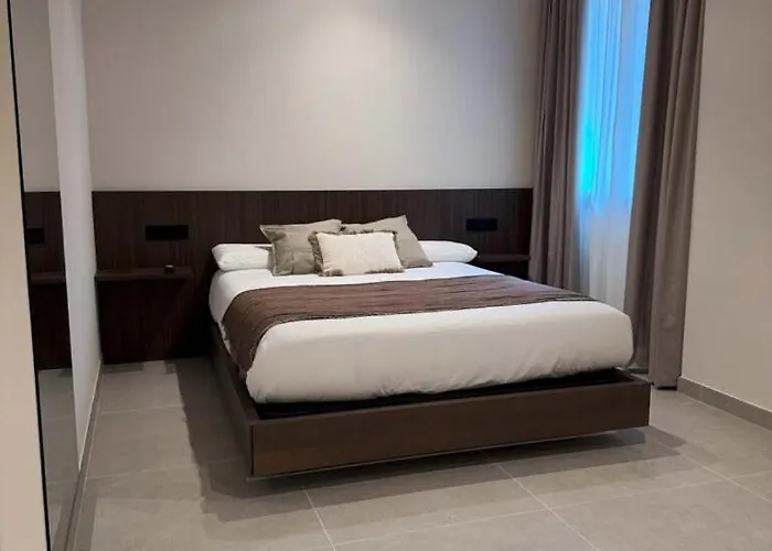 Limehome Juan Antonio Zunzunegui 公寓式酒店 3*