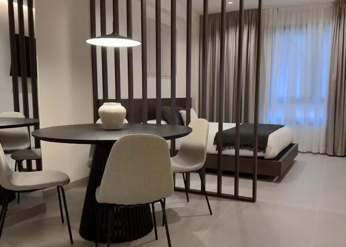 Limehome Juan Antonio Zunzunegui 公寓式酒店 3*