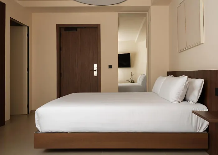 Limehome Juan Antonio Zunzunegui 4*